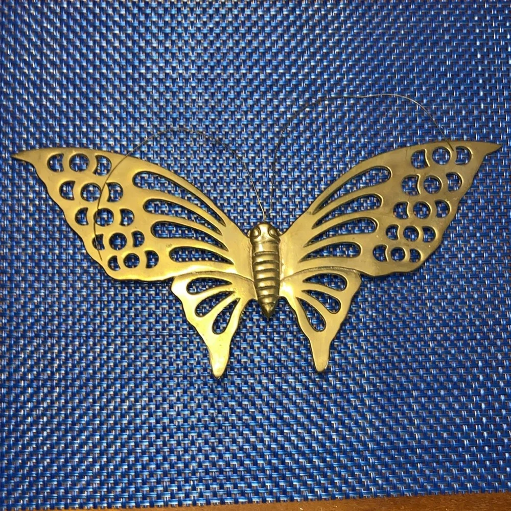 Vintage pair of brass butterfly wall hangings - Picture 3 of 5